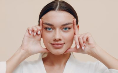 Cuándo elegir un lifting facial o un relleno dérmico